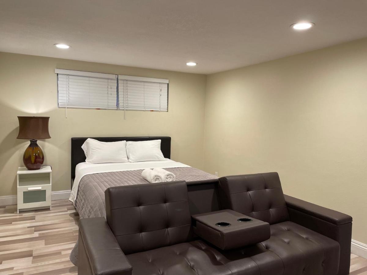 Lovely Room In Private House Near Disneyland Anaheim Exterior photo