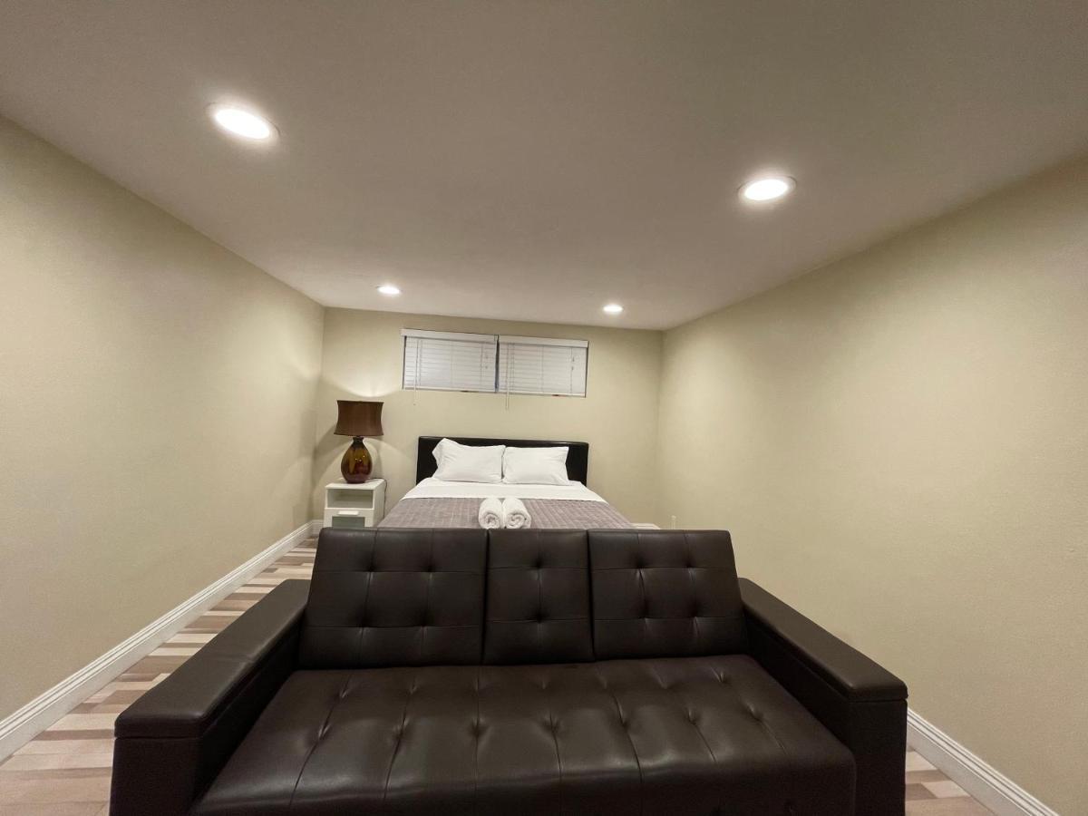 Lovely Room In Private House Near Disneyland Anaheim Exterior photo