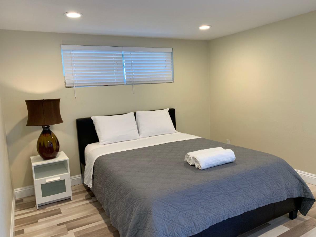 Lovely Room In Private House Near Disneyland Anaheim Exterior photo