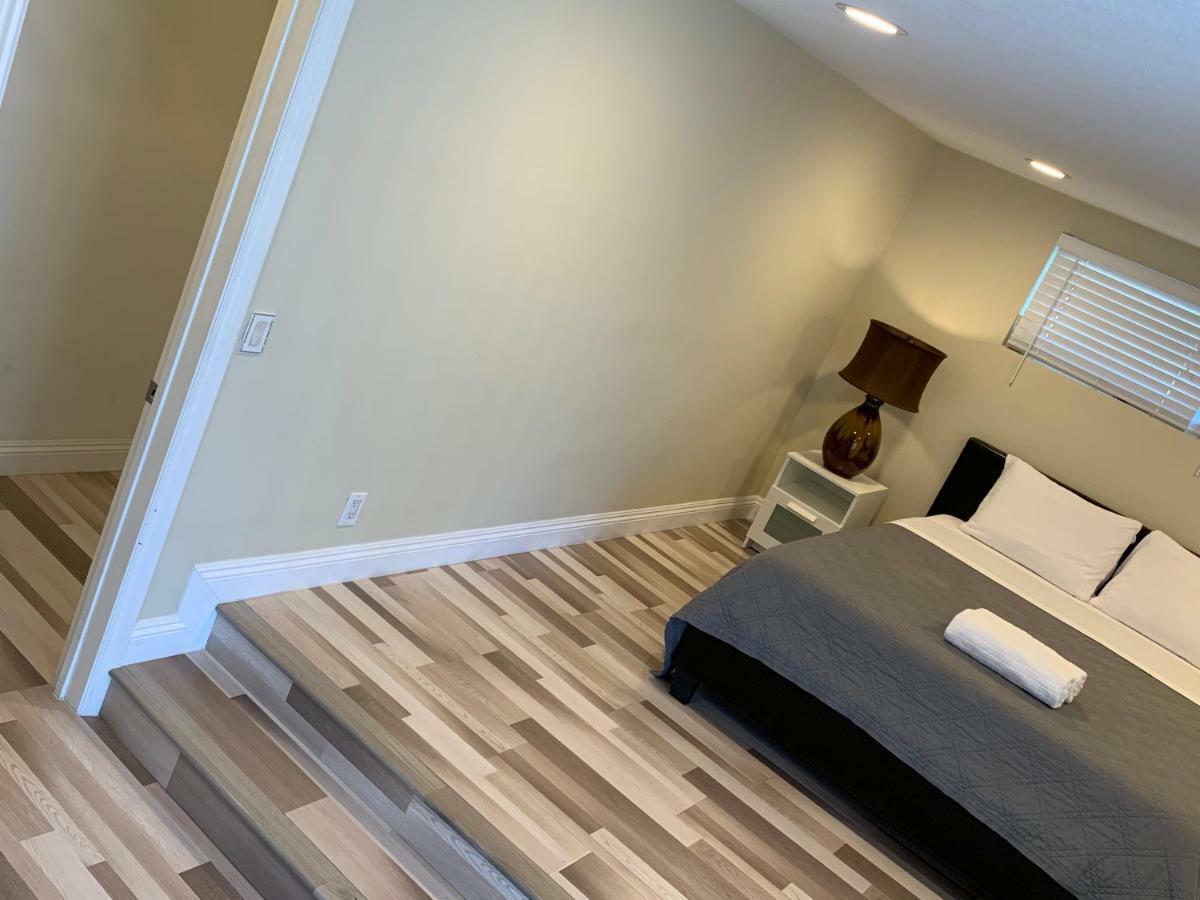 Lovely Room In Private House Near Disneyland Anaheim Exterior photo