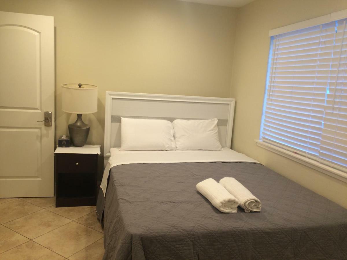 Lovely Room In Private House Near Disneyland Anaheim Exterior photo