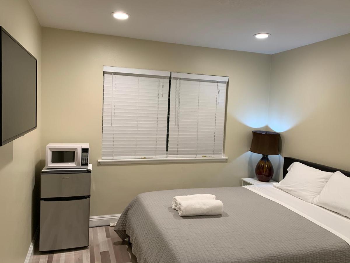 Lovely Room In Private House Near Disneyland Anaheim Exterior photo