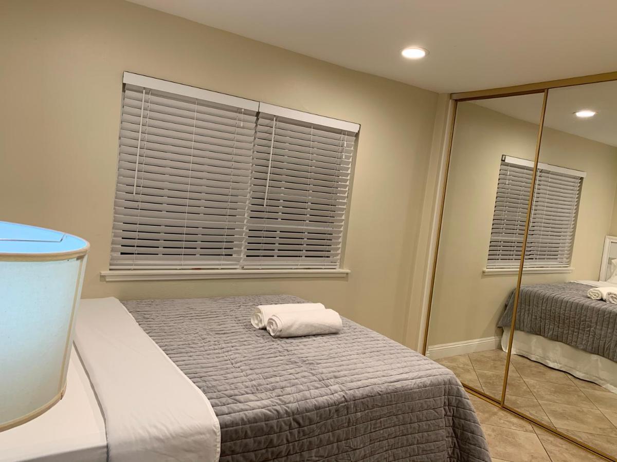 Lovely Room In Private House Near Disneyland Anaheim Exterior photo